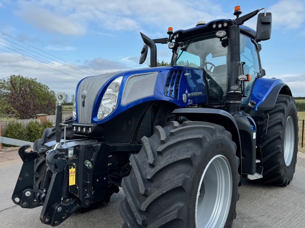 New Holland T8.435 Blue Power