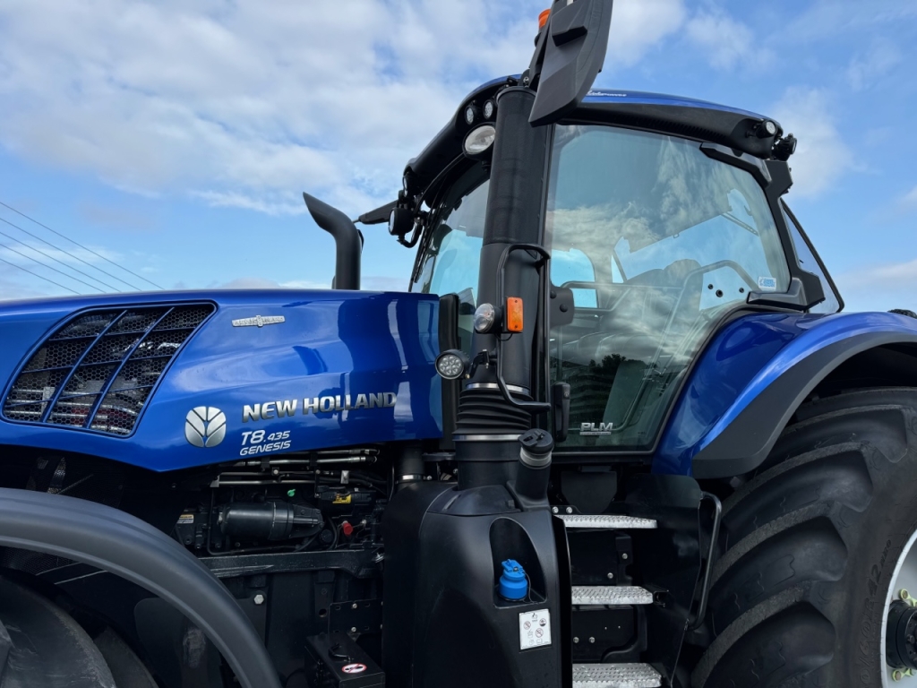 New Holland T8.435 Blue Power