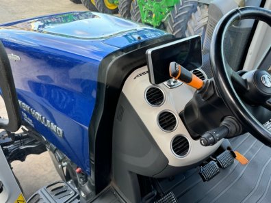 New Holland T8.435 Blue Power