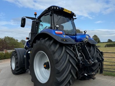 New Holland T8.435 Blue Power
