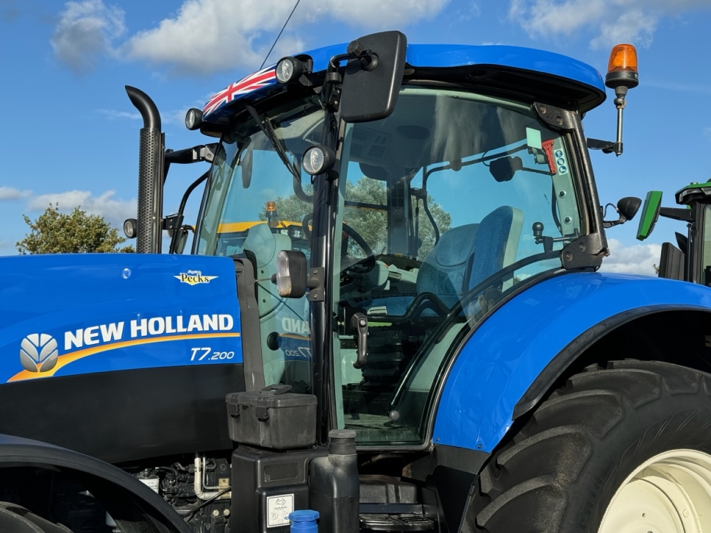 New Holland T7.200