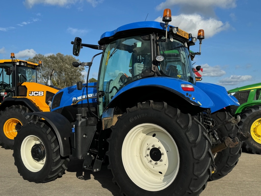 New Holland T7.200