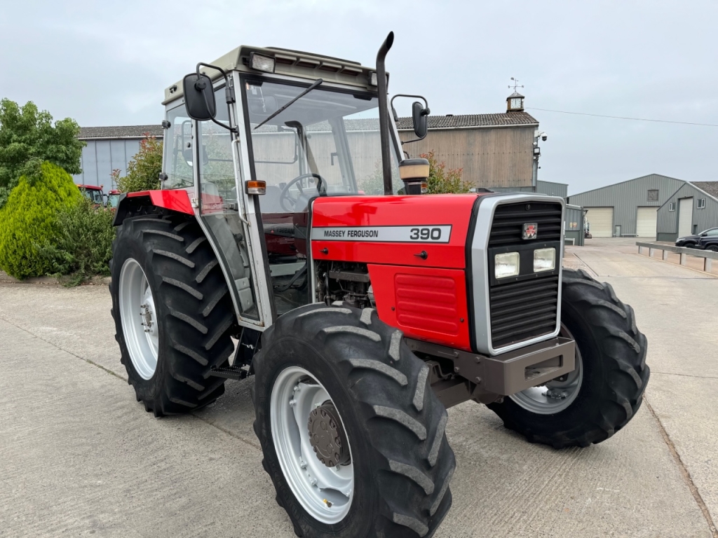 Massey Ferguson 390