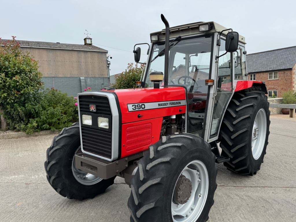 Massey Ferguson 390