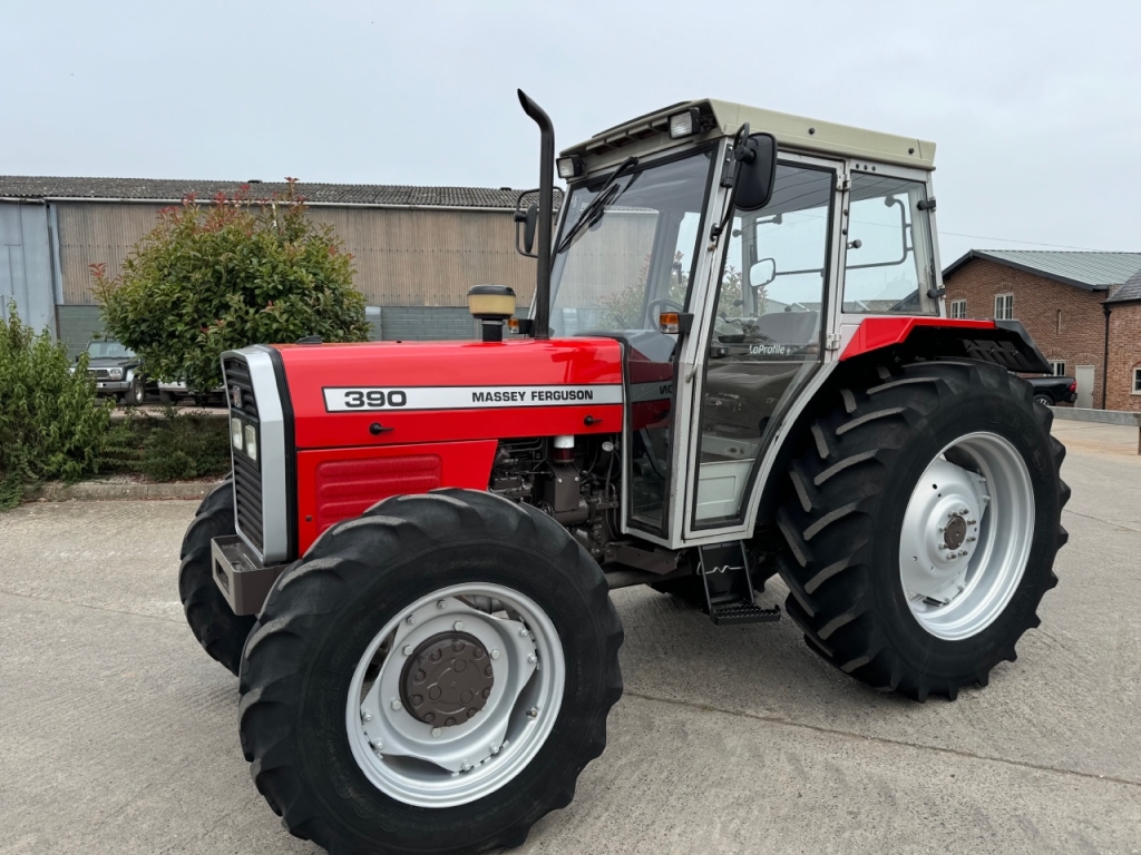 Massey Ferguson 390