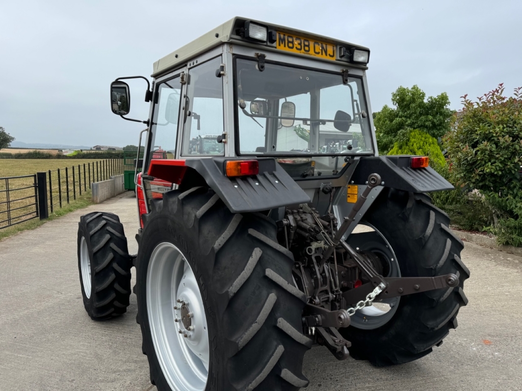 Massey Ferguson 390