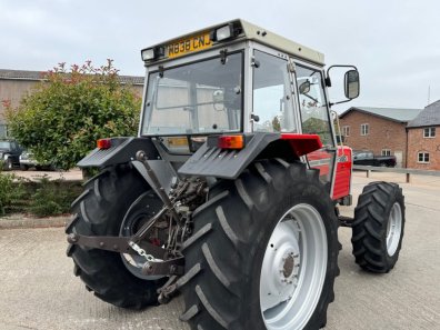 Massey Ferguson 390