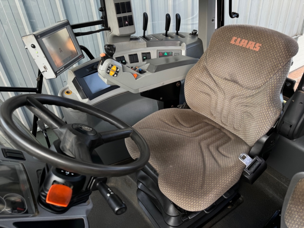 Claas Axion 820 CMATIC