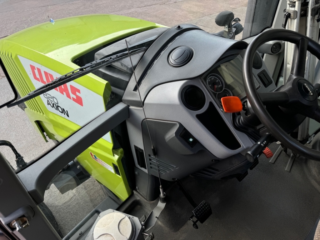 Claas Axion 820 CMATIC