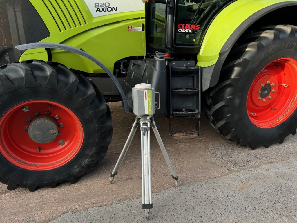 Claas Axion 820 CMATIC