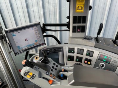 Claas Axion 820 CMATIC