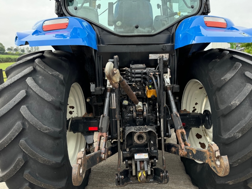 New Holland T6020 Plus