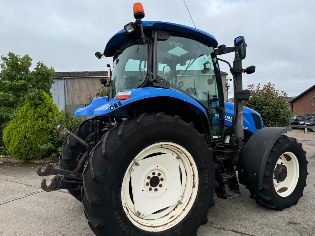 New Holland T6020 Plus