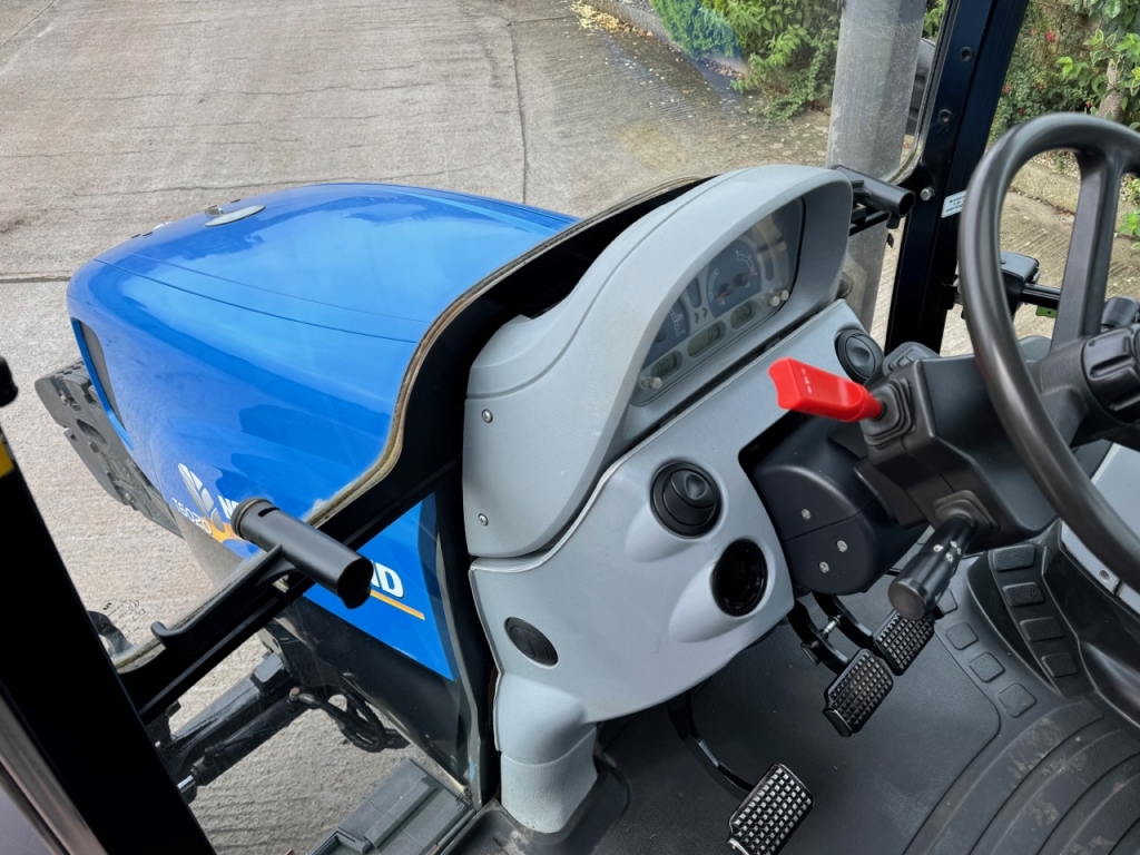 New Holland T6020 Plus