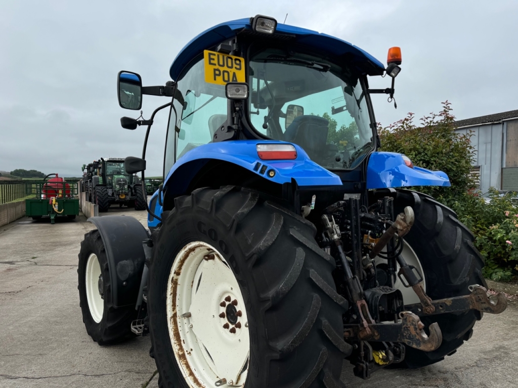 New Holland T6020 Plus