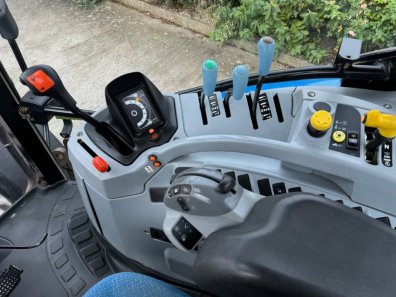 New Holland T6020 Plus