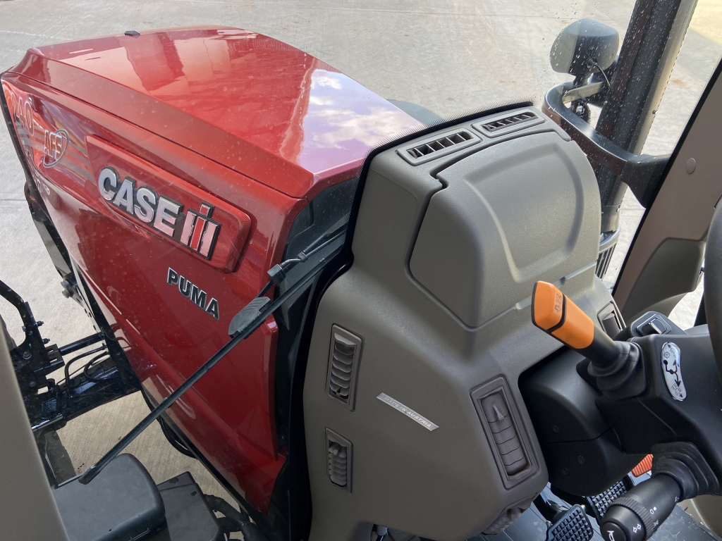 Case CVX 240