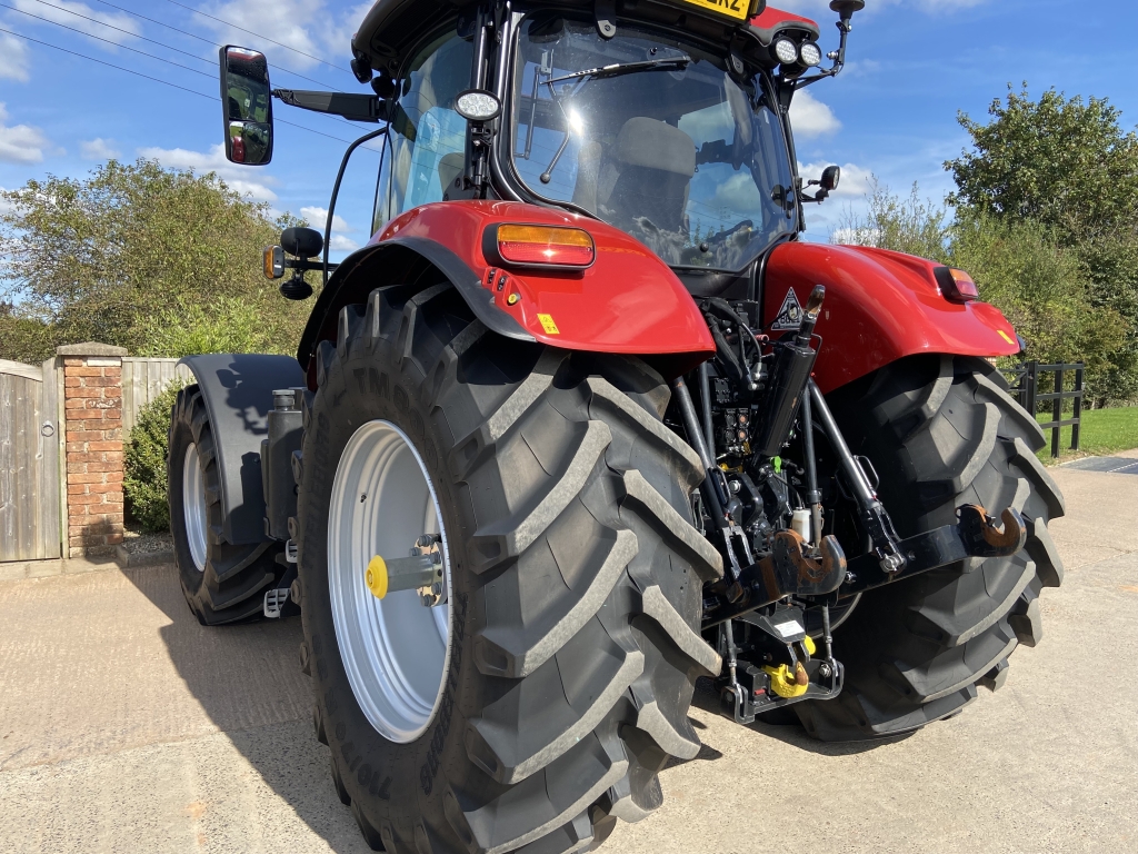 Case CVX 240