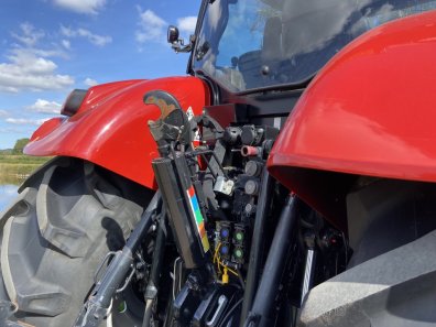 Case CVX 240