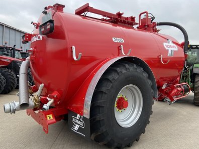 Redrock 3000 Gallon tanker