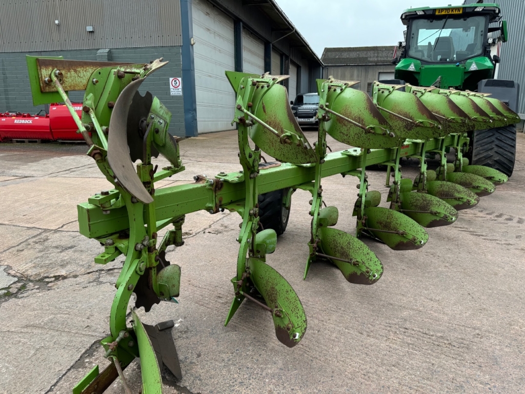 Dowdeswell 145 Series MA 8 furrow reversible plough
