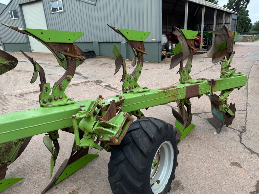 Dowdeswell 145 Series MA 8 furrow reversible plough