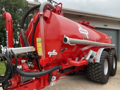 Redrock 4000 Gallon tanker