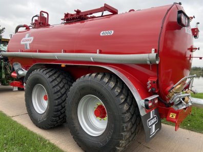 Redrock 4000 Gallon tanker