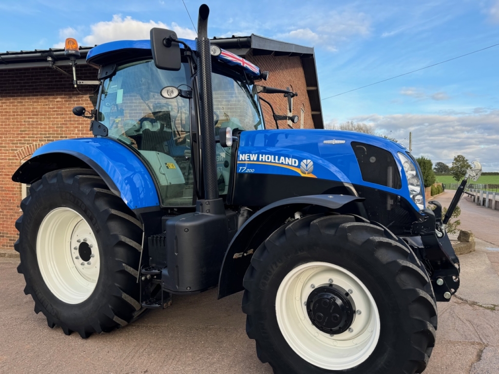 New Holland T7.200