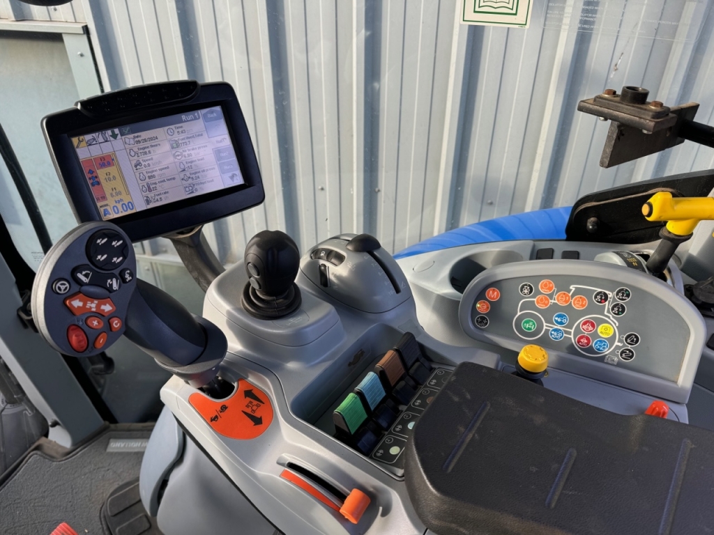 New Holland T7.200