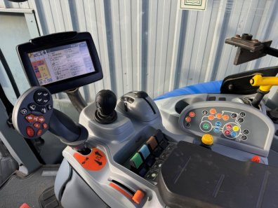 New Holland T7.200