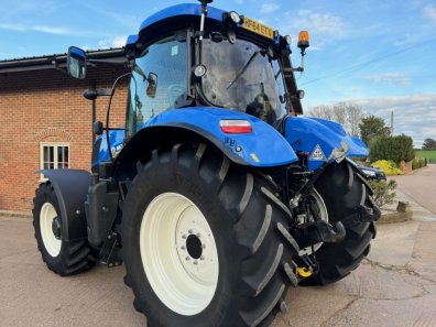 New Holland T7.200