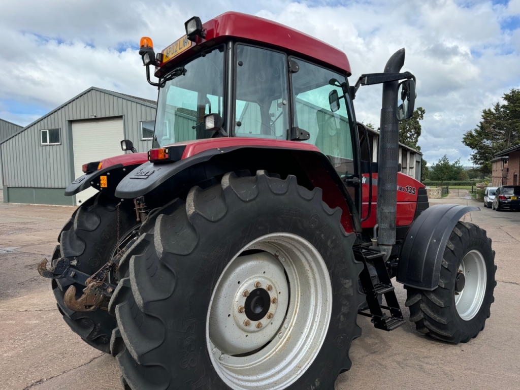 Case MX 135