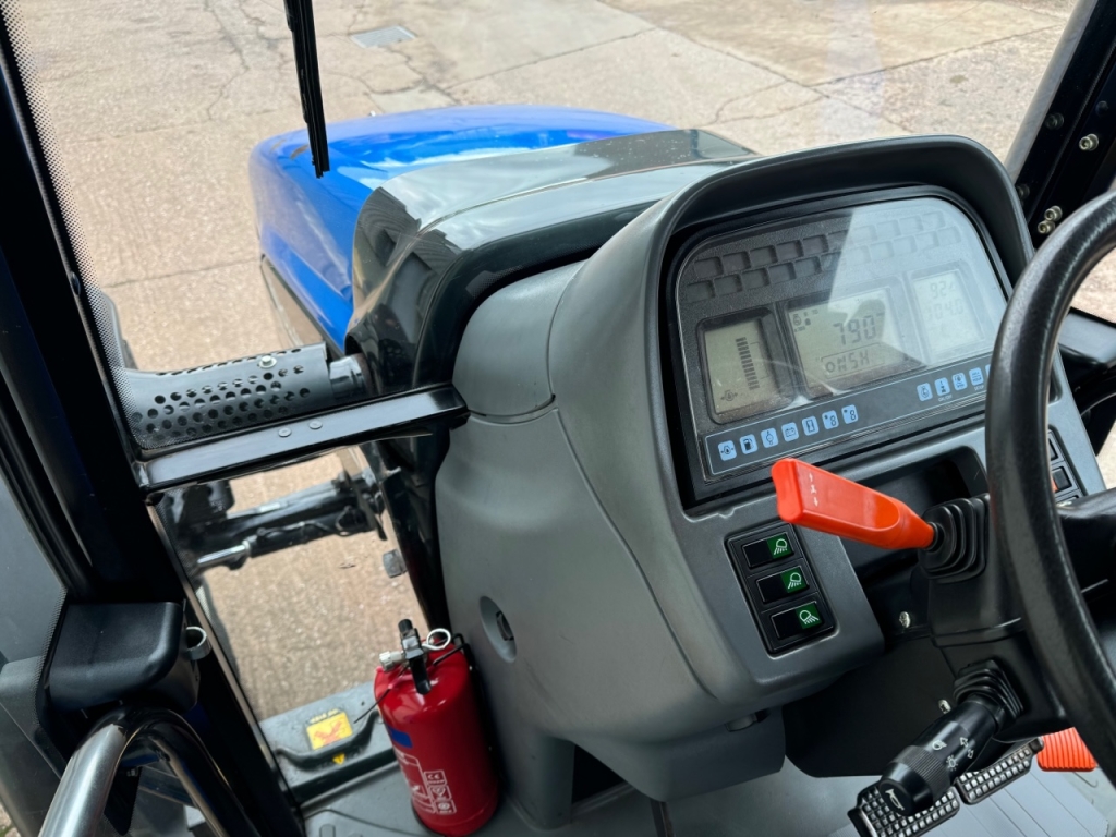 New Holland TS115