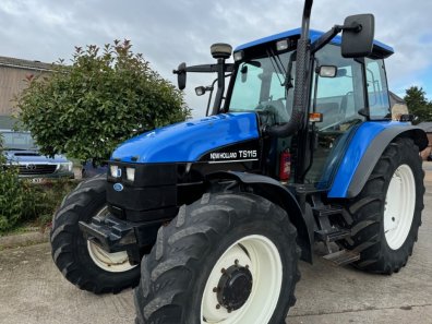 New Holland TS115
