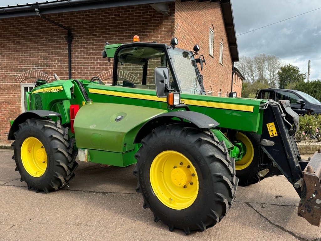 John Deere 3415
