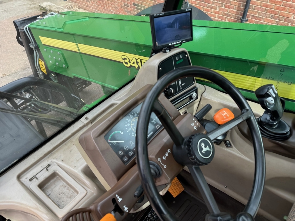 John Deere 3415