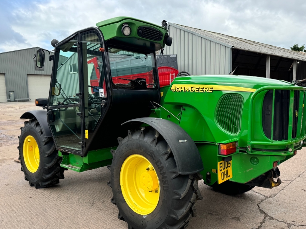 John Deere 3415