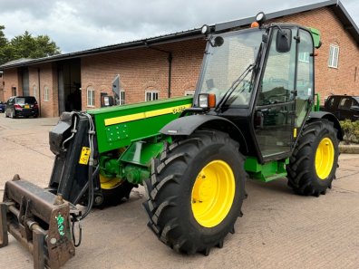 John Deere 3415