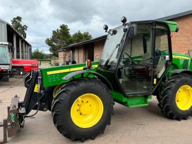 John Deere 3415