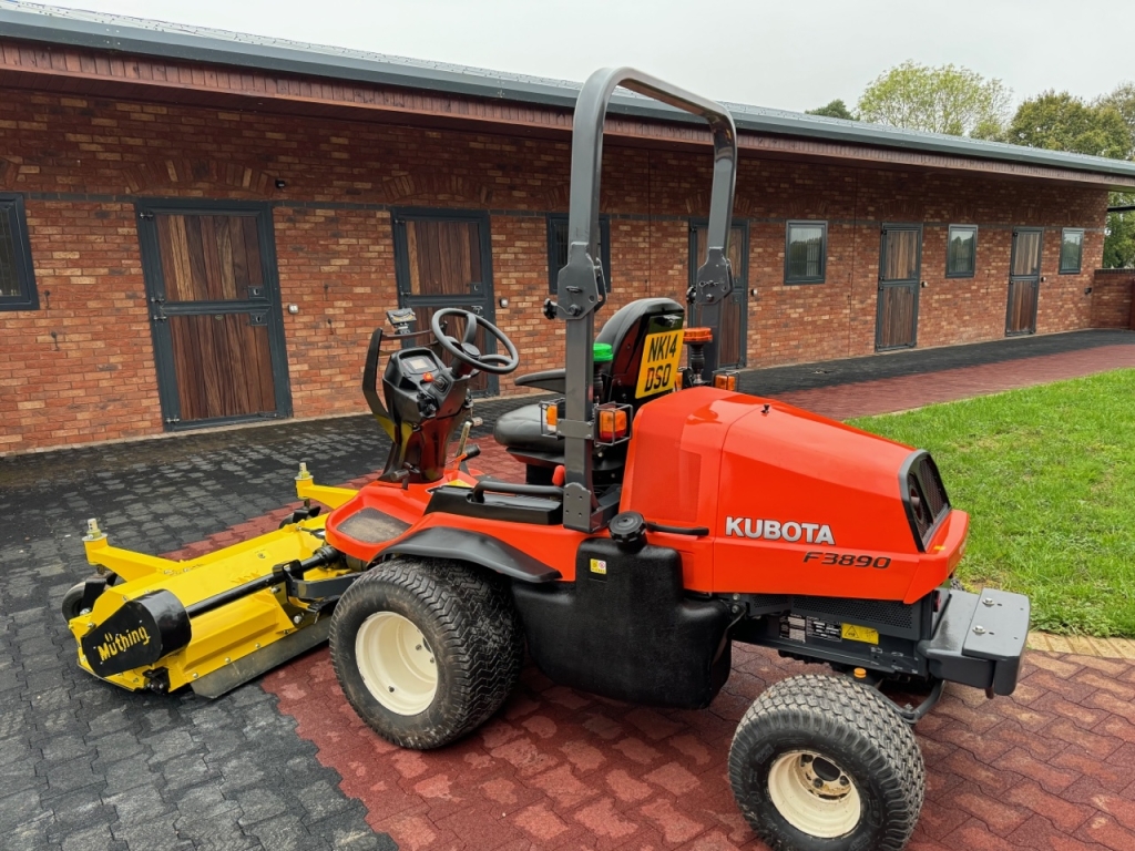 Kubota F3890 mower