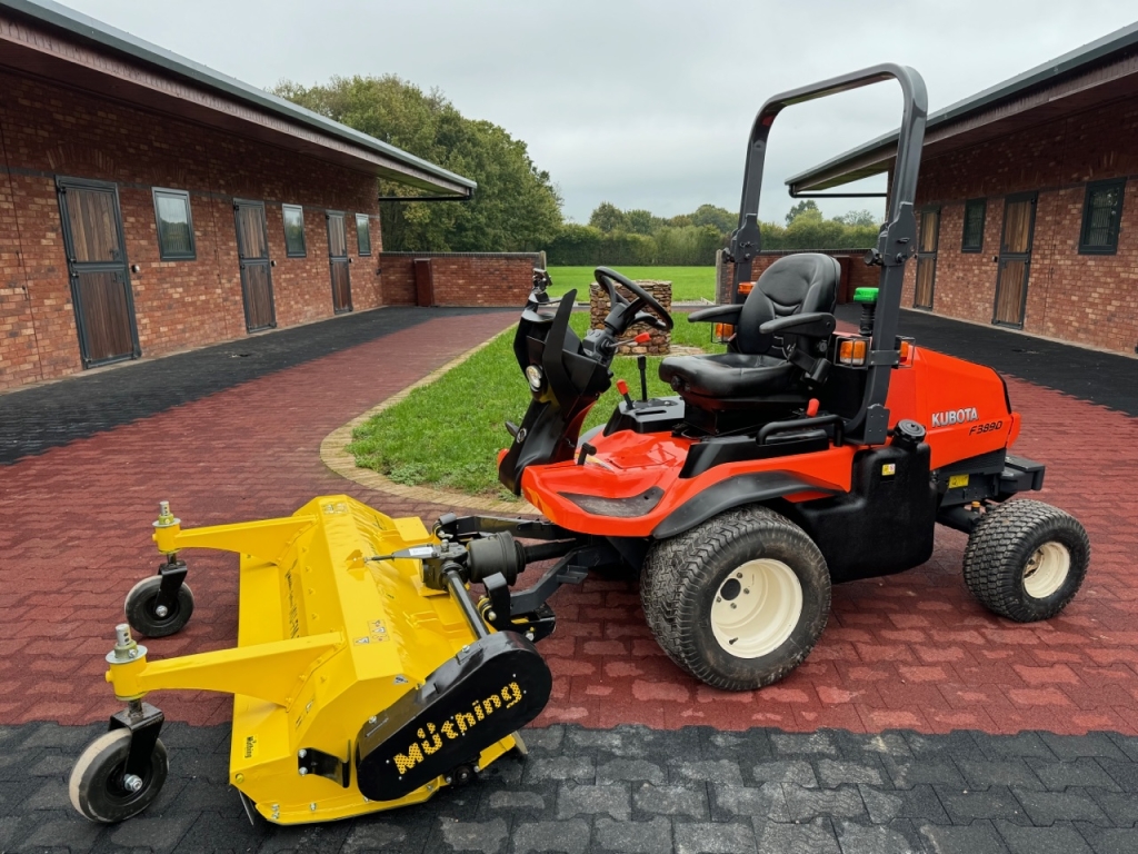 Kubota F3890 mower
