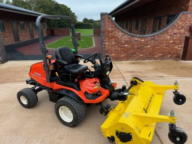 Kubota F3890 mower