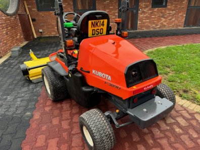 Kubota F3890 mower