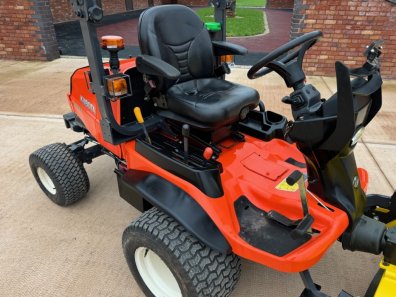 Kubota F3890 mower