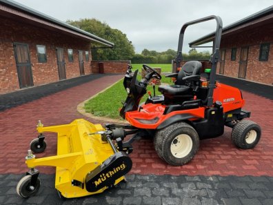 Kubota F3890 mower