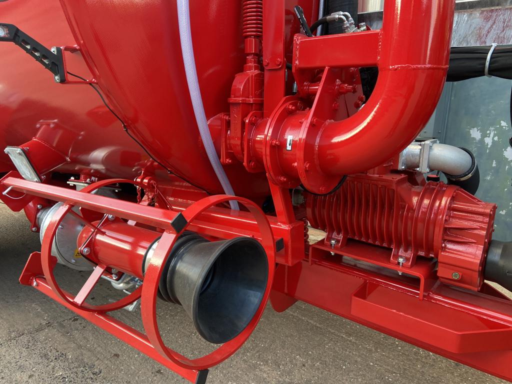 Redrock 3000 Gallon tanker