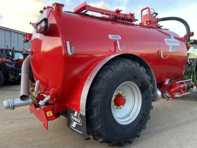 Redrock 3000 Gallon tanker