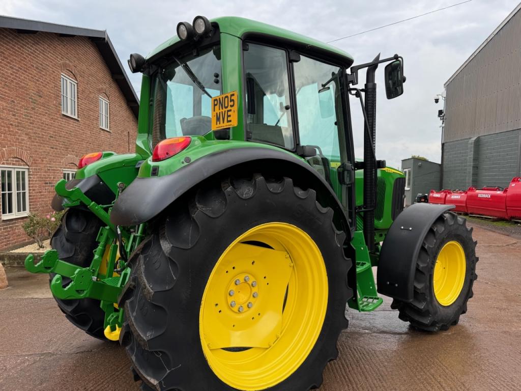 John Deere 6320