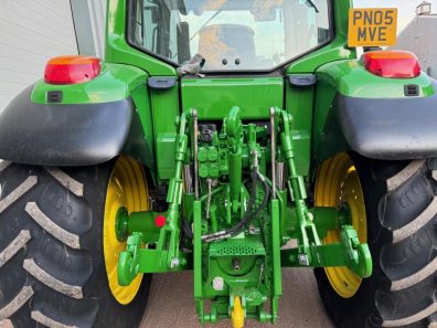 John Deere 6320